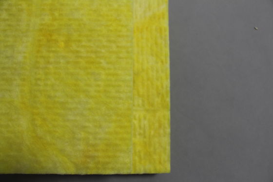 Pannello in lana di vetro per isolamento termico in edifici